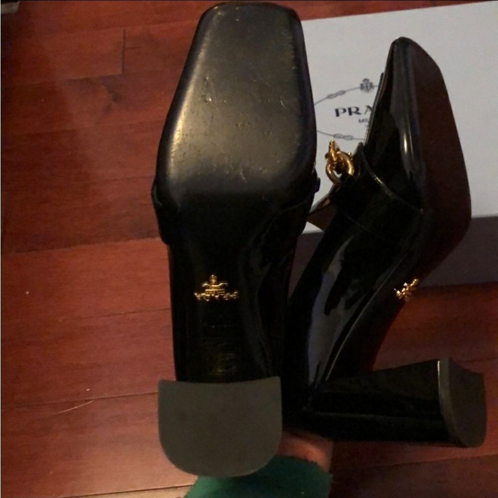 🌺Host Pick🌺 PRADA CHAIN LINK LOAFER PUMPS - Picture 6 of 6